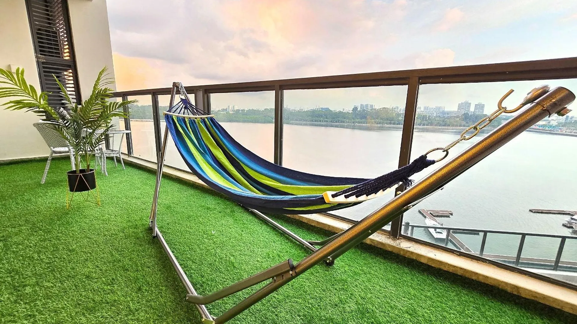 Ferienwohnung Full Seaview 3Br Johor Bahru Ciq 9-10 Pax